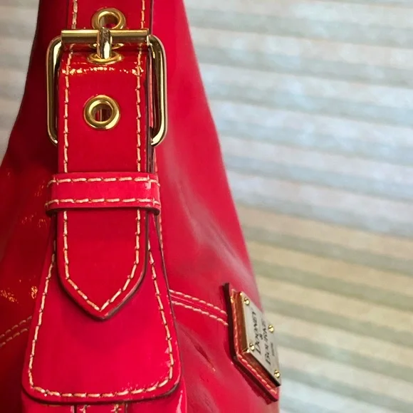 Dooney and Bourke Handbag LIKE NEW - Picture 2 of 7